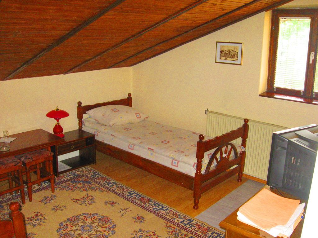 Amfora Rooms Caribrod Dimitrovgrad Quarto foto