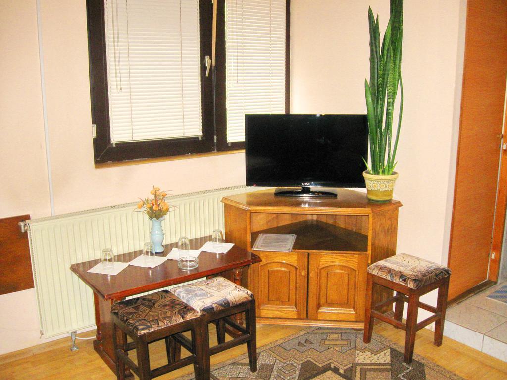 Amfora Rooms Caribrod Dimitrovgrad Quarto foto