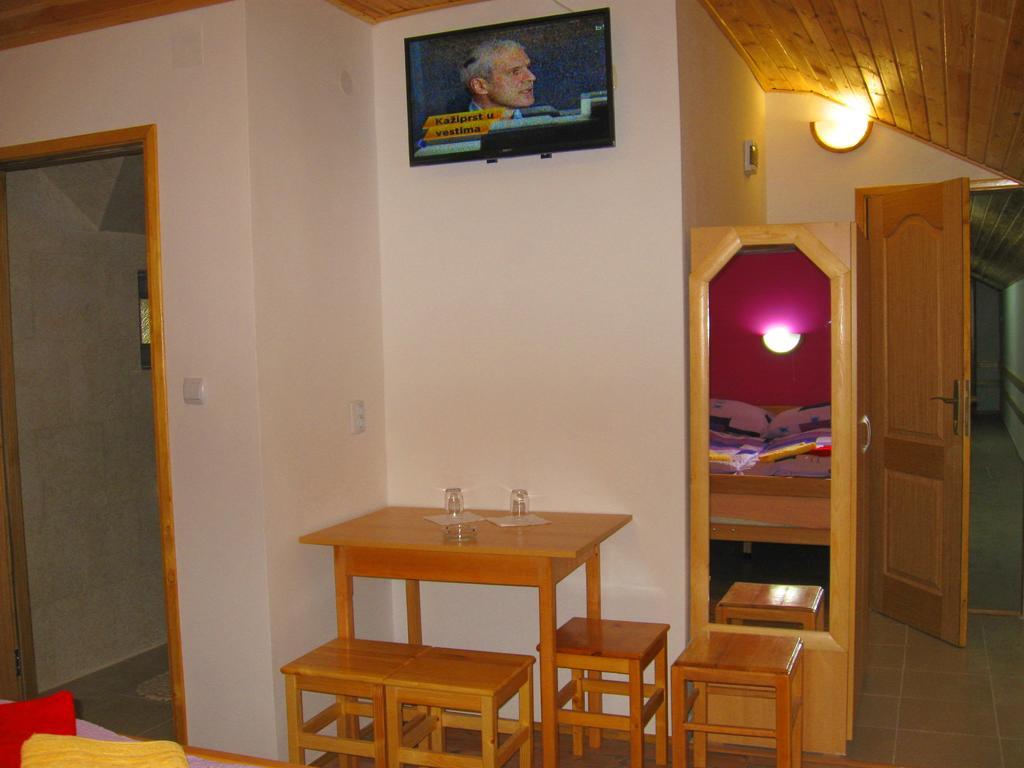 Amfora Rooms Caribrod Dimitrovgrad Exterior foto