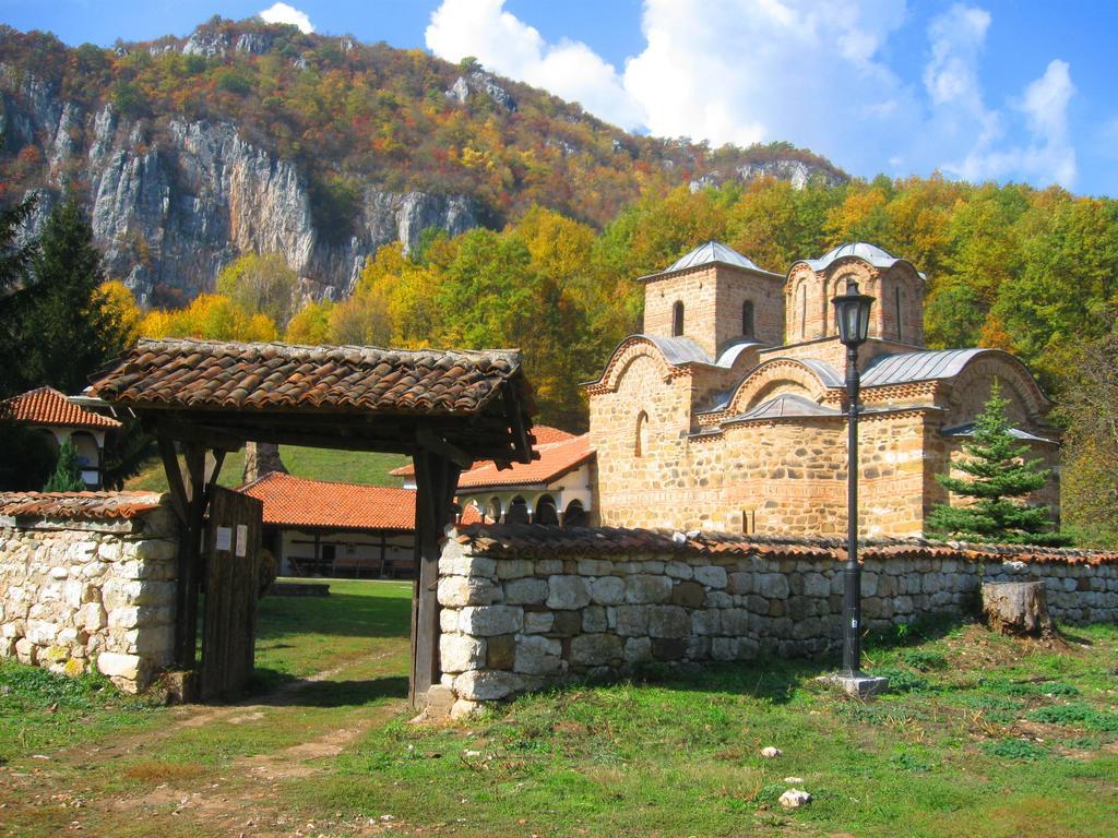 Amfora Rooms Caribrod Dimitrovgrad Exterior foto