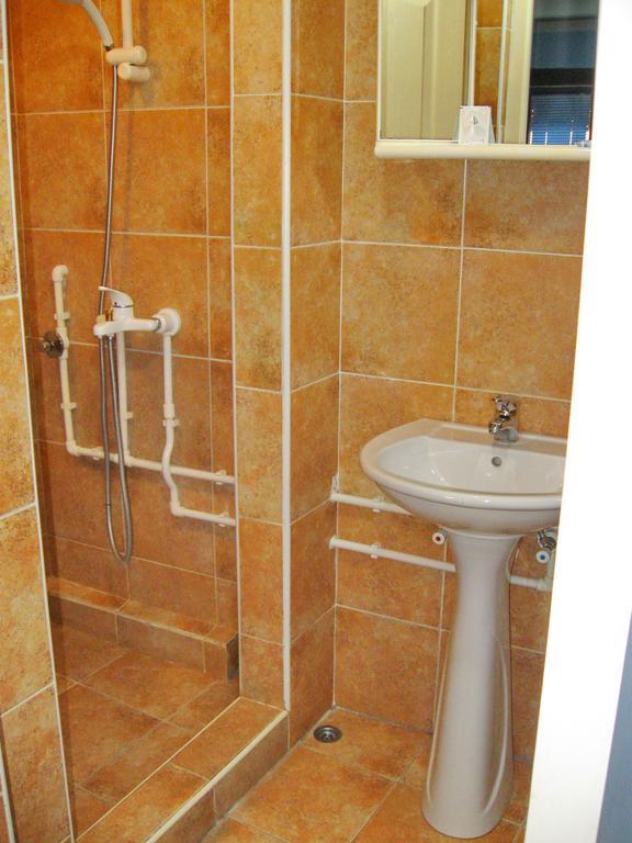 Amfora Rooms Caribrod Dimitrovgrad Exterior foto